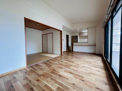 【居間・リビング】 | エバーランドシティ新泉北５番館　中古マンション