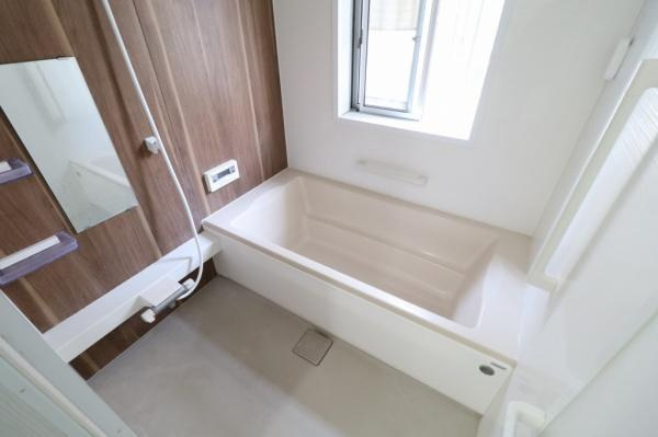 宮崎市大字島之内　中古戸建の浴室