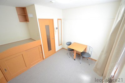 【居間・リビング】 | レオパレスプレシャスコート | ※写真と現物が異なる場合は現物を優先いたします。