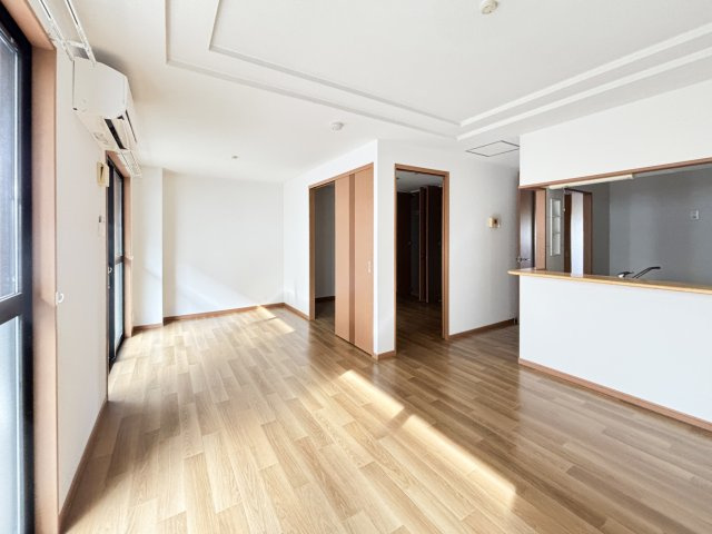 ディベルティ観音寺新町の居間・リビング