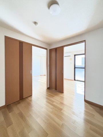 ディベルティ観音寺新町の洋室