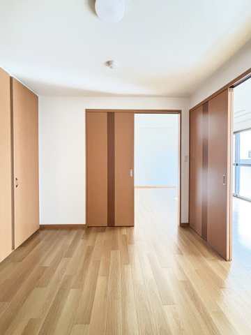 ディベルティ観音寺新町の洋室