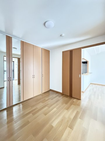 ディベルティ観音寺新町の洋室