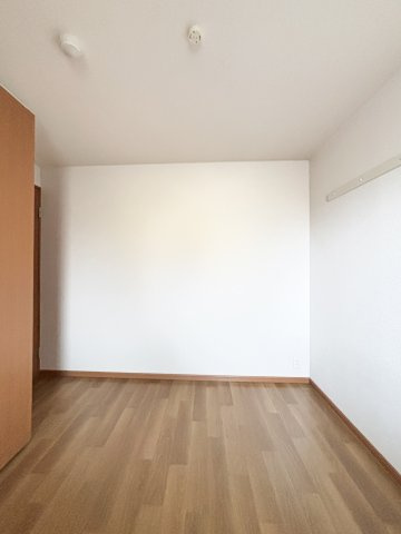 ディベルティ観音寺新町の洋室