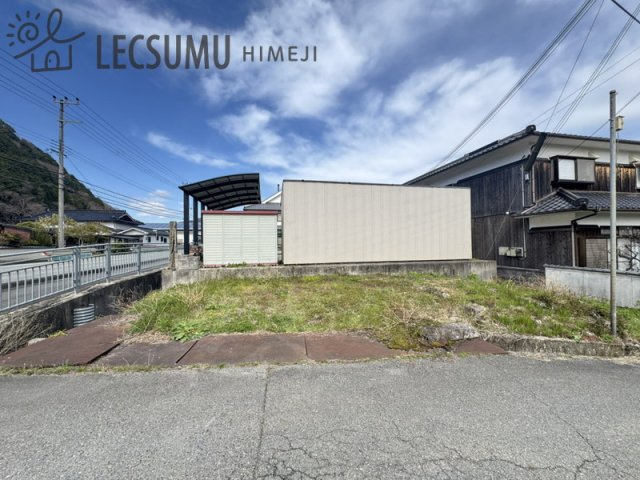 姫路市安富町長野/倉庫の周辺
