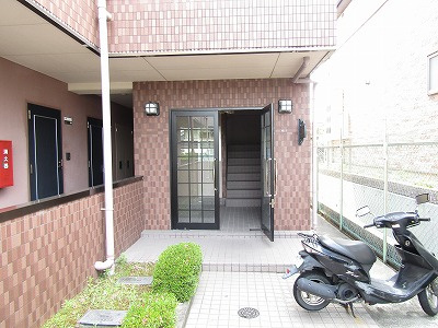 リバリティーHIMURO2号館のエントランス