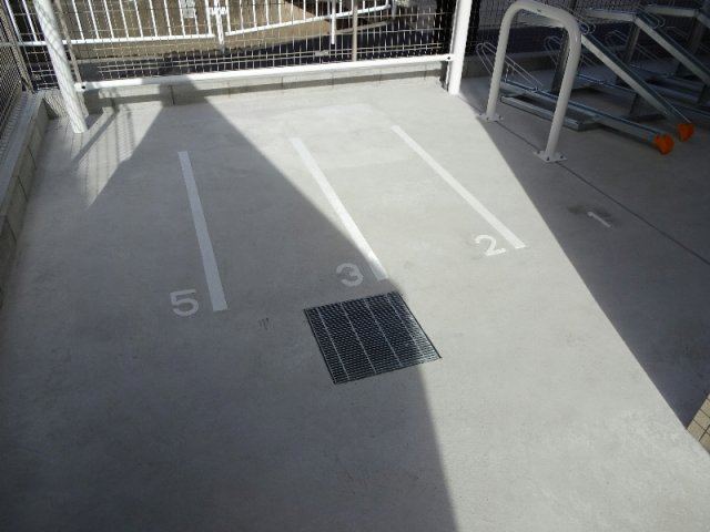 berry blue高槻の駐車場