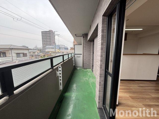 フローラ南館のバルコニー