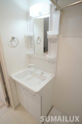 熊本市東区保田窪５丁目のアパートの独立洗面台|写真は同施工会社の類似物件となります。
