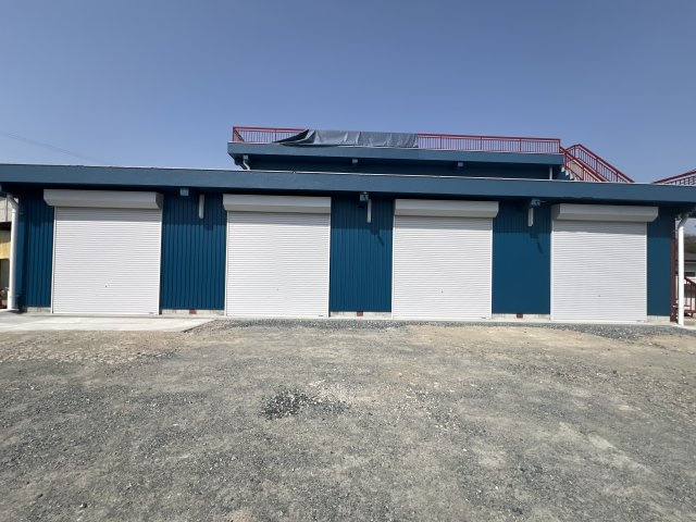 津山市下高倉西　貸倉庫の外観