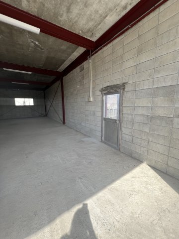 津山市下高倉西　貸倉庫の内装|A