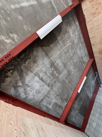 津山市下高倉西　貸倉庫のその他|天井（写真はB)
