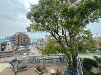 【展望】 | バルコニーからの展望。遮る建物が無く、素敵な景観と暖かい日差しをお部屋に運んでくれます♪