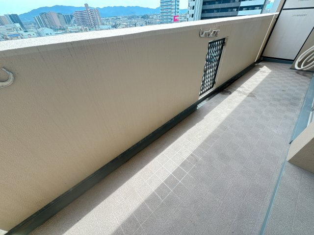 【バルコニー】 | ロワールマンション福間☆仲介手数料無料☆ | お隣との距離も十分開けて、光や風を遮りません。