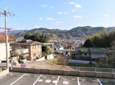 【駐車場】 | ウグイスハイツ