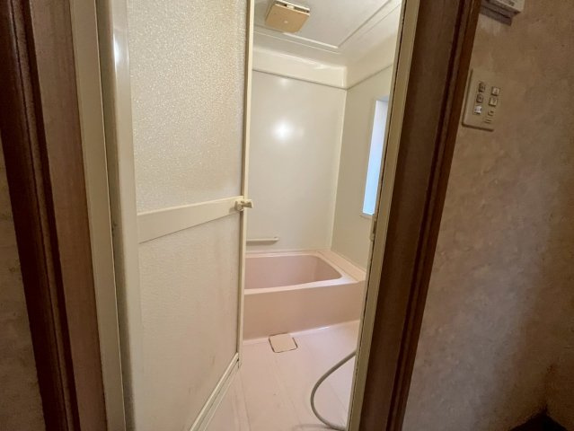 中古住宅　帯広市緑ヶ丘2条通4丁目の浴室