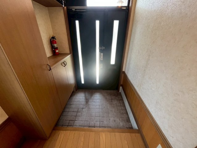 中古住宅　帯広市緑ヶ丘2条通4丁目の玄関