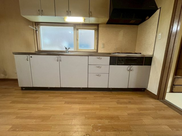 中古住宅　帯広市緑ヶ丘2条通4丁目のキッチン