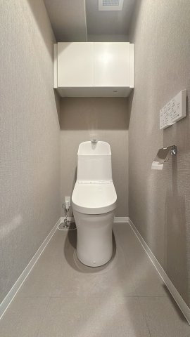 【トイレ】 | ベルヴィ香椎壱番館☆仲介手数料無料☆ | 手洗い一体型のトイレは節水効果があり、環境にもお財布にも優しい人気のタイプです。もちろんウォシュレット機能も完備しています。