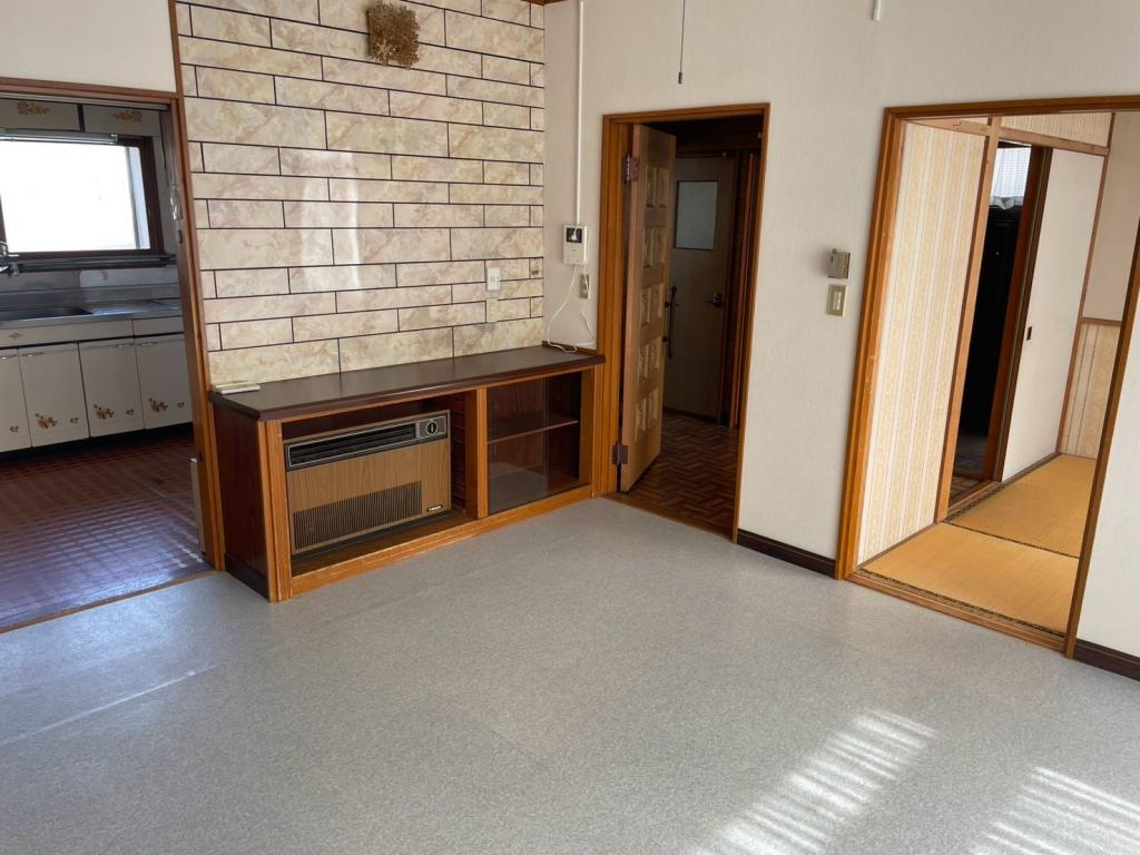 中古住宅　芽室町東6条4丁目の居間・リビング
