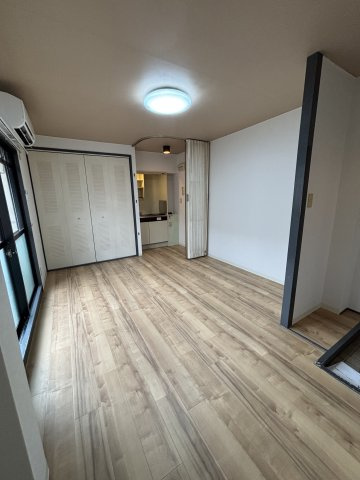 ベストレジデンス寝屋川の洋室