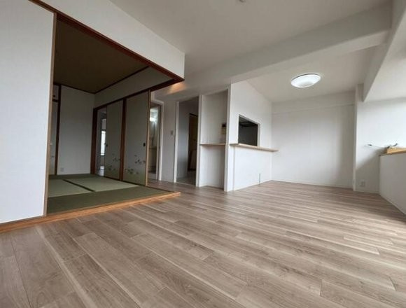 ディオフェルティ枚方のキッチン|対面キッチン
■物件内覧・資金計画相談・住宅ローン相談、リフォーム相談、お問合せ受付中■
※当日・翌日のご内覧、ご相談はお電話でのお問合せがスムーズです！