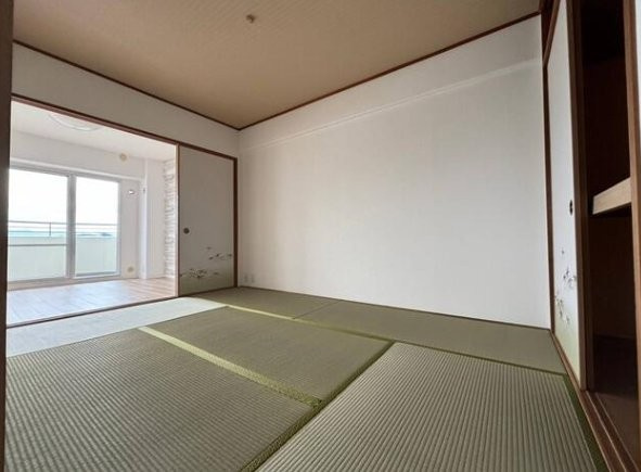 ディオフェルティ枚方の和室|和室6.0帖　押入
■物件内覧・資金計画相談・住宅ローン相談、リフォーム相談、お問合せ受付中■
※当日・翌日のご内覧、ご相談はお電話でのお問合せがスムーズです！