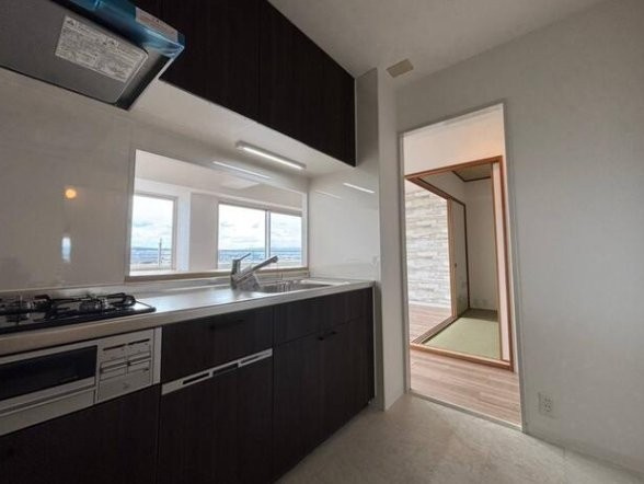 ディオフェルティ枚方のキッチン|独立型キッチン
■物件内覧・資金計画相談・住宅ローン相談、リフォーム相談、お問合せ受付中■
※当日・翌日のご内覧、ご相談はお電話でのお問合せがスムーズです！