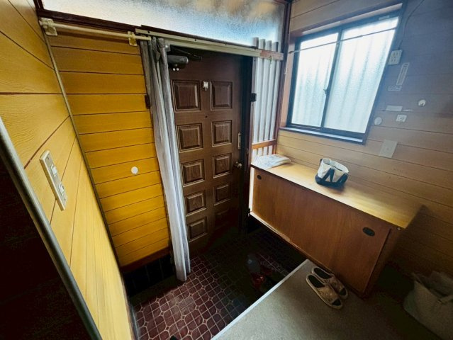 北葛飾郡杉戸町　空き家　中古物件の玄関