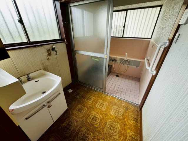 北葛飾郡杉戸町　空き家　中古物件の脱衣所