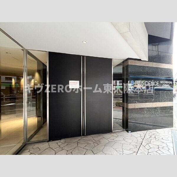 大阪市東成区中本２丁目の賃貸マンションのエントランス