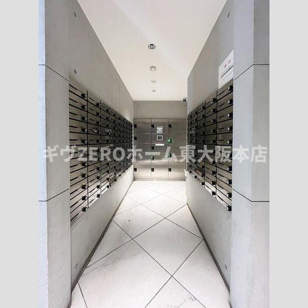 大阪市東成区中本２丁目の賃貸マンションのロビー