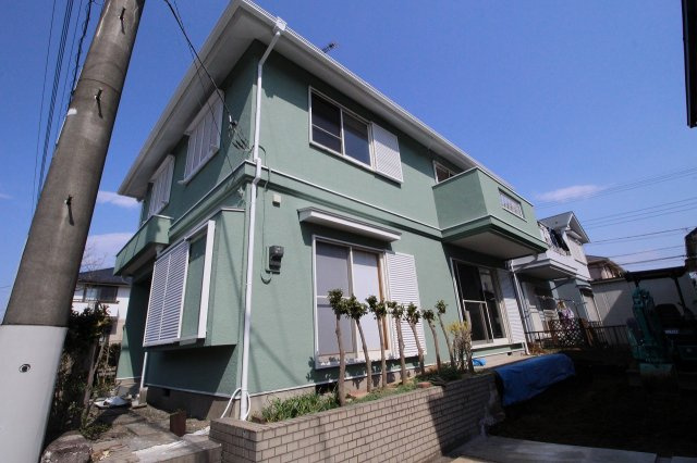 小山市中久喜5丁目の外観|外壁もアメリカンテイストのお洒落なカラーに塗りなおしました！