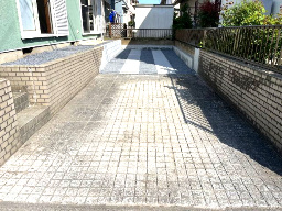 小山市中久喜5丁目の駐車場|駐車場拡張しました！縦列２台楽々駐車出来ます！