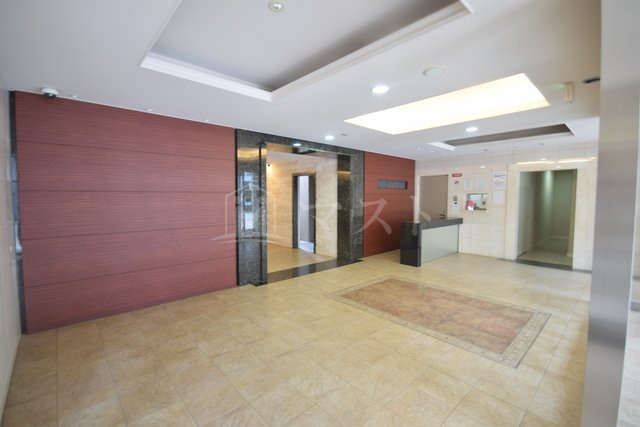 エステムコート梅田天神橋リバーフロントのエントランス