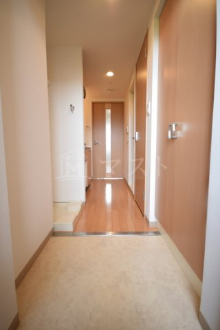 エステムコート梅田天神橋リバーフロントの玄関