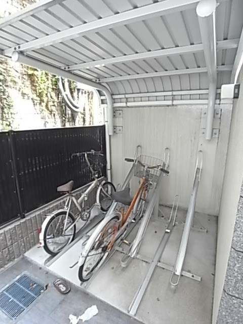 アドレス新神戸の外観