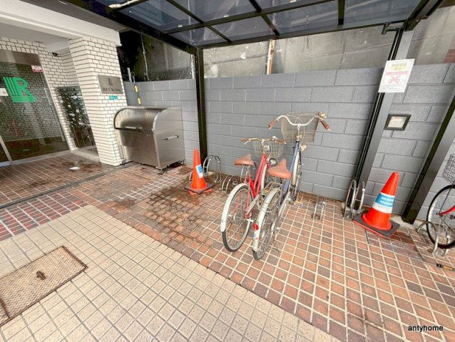 レック難波ビル　仲介手数料無料の駐車場