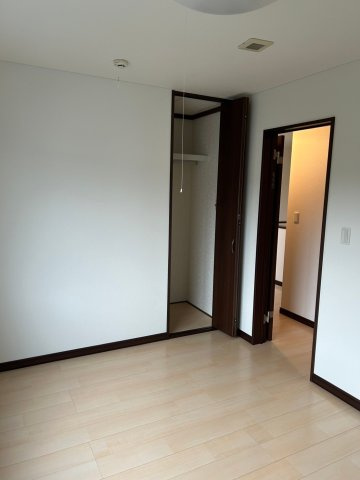 中古住宅　帯広市西13条北8丁目の洋室