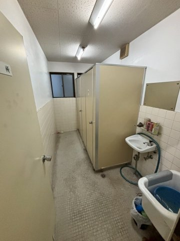 栃木市岩舟町静　診療所跡地のトイレ