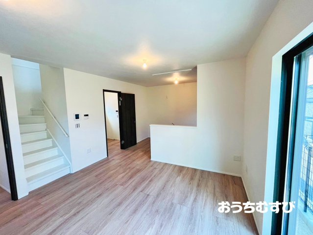 名東区高針4丁目(残1棟)の居間・リビング