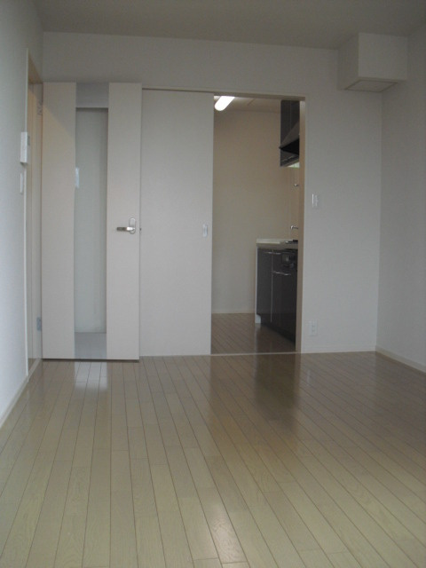 サンクレスト　菊名のエントランス|ゆったりしたフローリングの洋室７．４帖