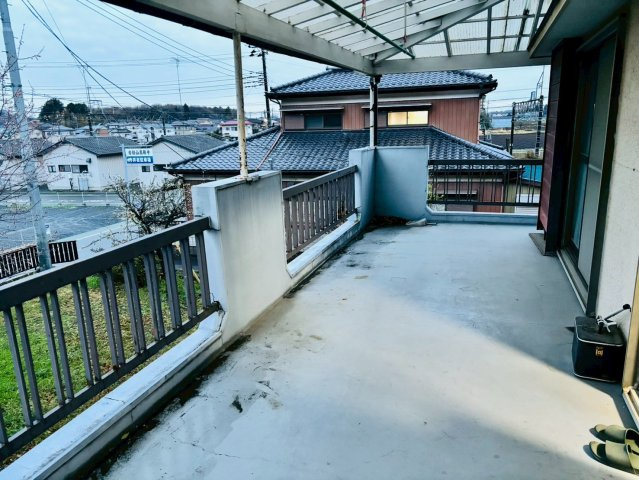 栃木市岩舟町静　中古住宅のバルコニー