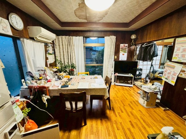 栃木市岩舟町静　中古住宅の居間・リビング