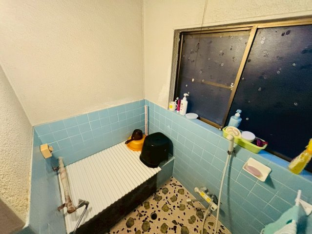 栃木市岩舟町静　中古住宅の浴室