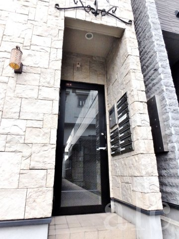 ジョンシェ高円寺のエントランス|オシャレなオートロックエントランス