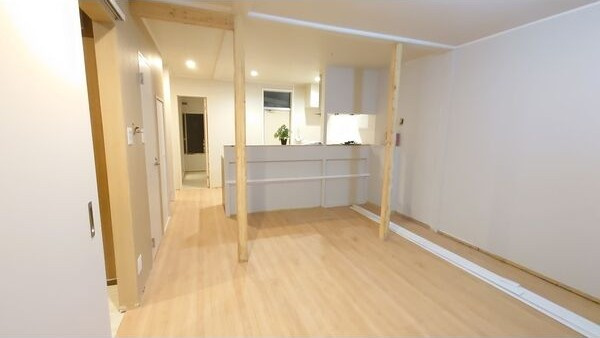 CASA UMEMORIZAKAの居間・リビング