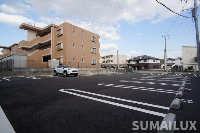 フェリシテ御領の駐車場