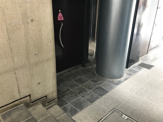 シルバースティックのエントランス