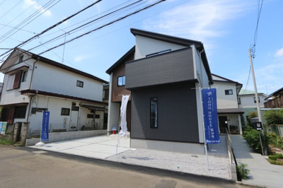 【外観】 | 【KEIAI STYLE】国分寺市北町５期 | 換気・乾燥機能に加え、暖房・涼風機能も備えた浴室暖房乾燥機。夏は涼しい状態で、 冬は暖かい状態でお風呂に入れます。また、暖房をつけた状態で浴室のドアを開放しておくことで脱衣所も暖かくなります。